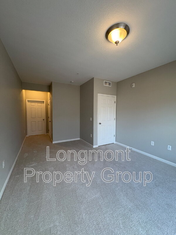 Building Photo - 804 Summer Hawk Dr