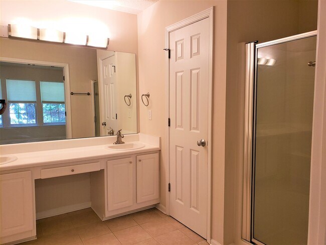 Building Photo - 115 Brentfield Loop