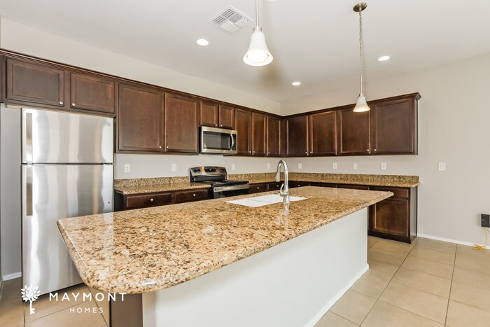 Building Photo - 22460 E Via Del Rancho Rd
