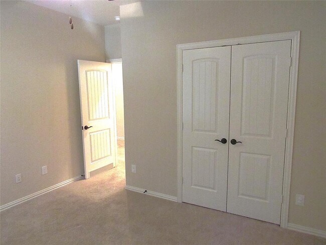 Building Photo - 13902 Desert Trace Ct