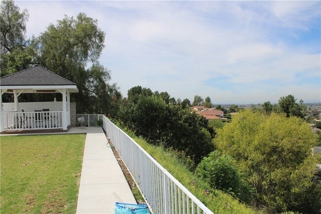 Building Photo - 761 W Country Hills Dr