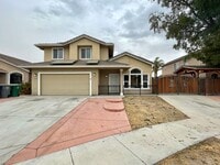 Building Photo - Available NOW! Half off 1st months rent