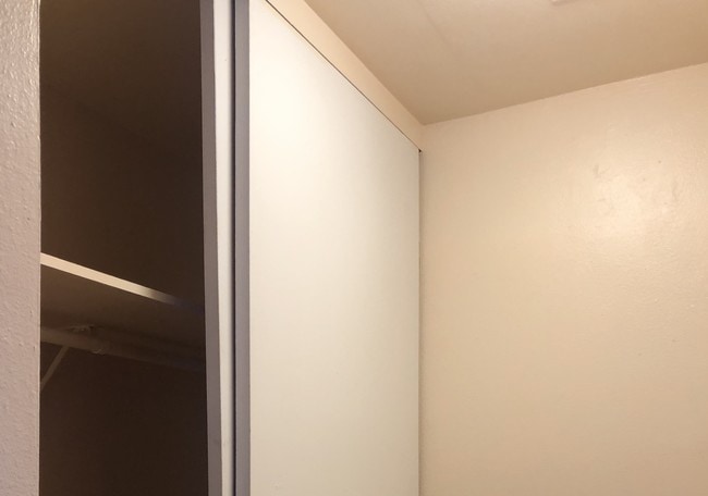 Building Photo - 2318 W 115th St