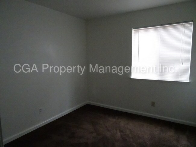 Building Photo - Cute 3 bedroom 2 bath in Antelope!