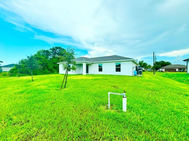 Building Photo - Have you ever wanted to live in a brand-ne...