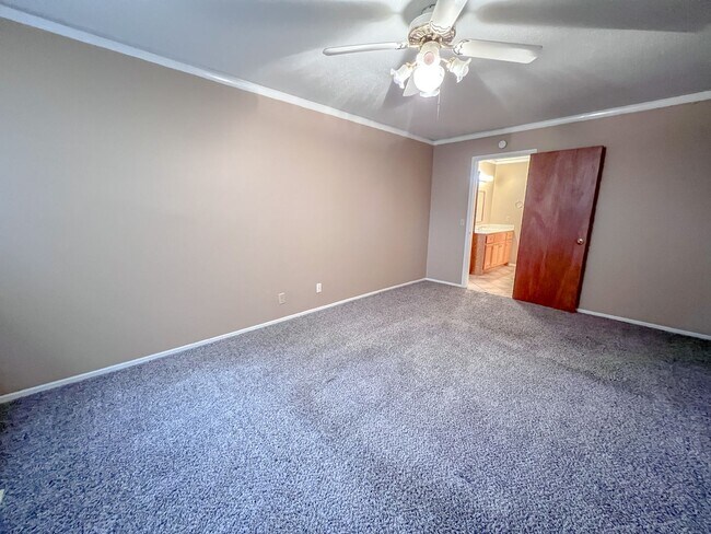 Building Photo - 5629 S Harvard Ct