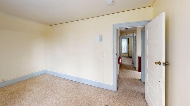 Building Photo - 930 Dewey-930DEW