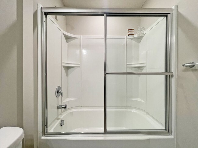 Building Photo - Gorgeous Like-New Home in Copper Hills, Never Rented, Fenced Yard, Huge Family Room, 3-Car Garage...