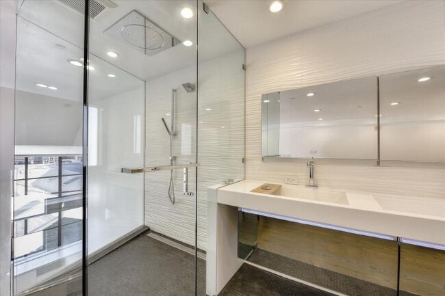 Building Photo - 1 bedroom in San Francisco CA 94103