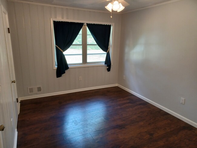 Bedroom 3b - 1303 Skyline Dr