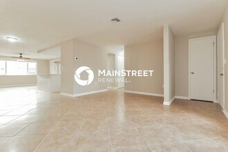 Building Photo - 3 Bedroom Pet-Friendly Home in New Port Ri...