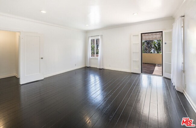Building Photo - 244 S Mansfield Ave