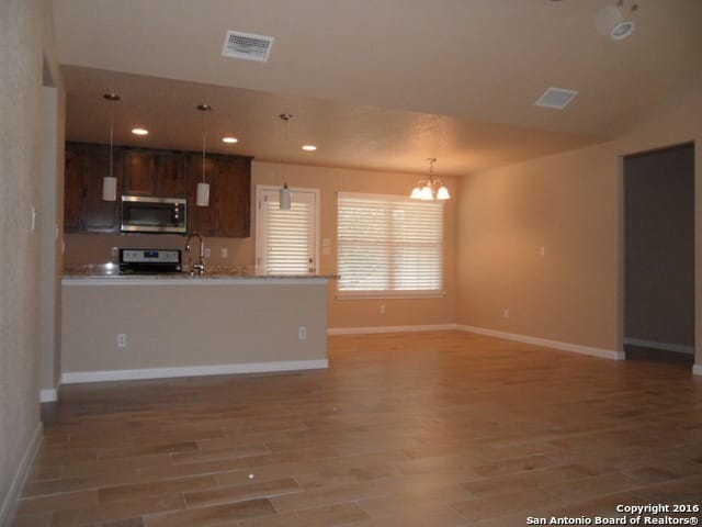 Building Photo - 606 Mockingbird Cove