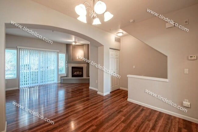 Building Photo - Cozy Townhome in Beautiful Progress Ridge-...