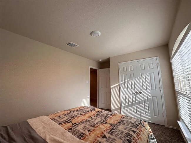 Building Photo - 216 Midas Ln