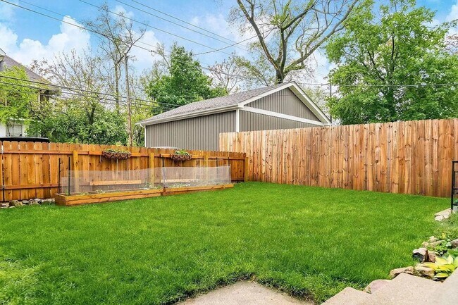 Building Photo - Renovated 2 Bed, 2 Bath Near Nationwide Hospital - Pet Friendly!