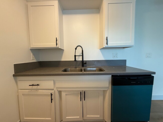 Building Photo - 1135 Martin Luther King Jr Ave