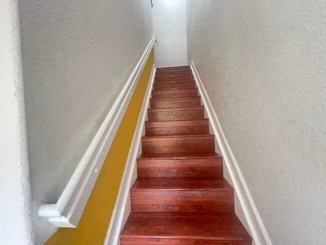 Building Photo - 3804 Shoma Dr