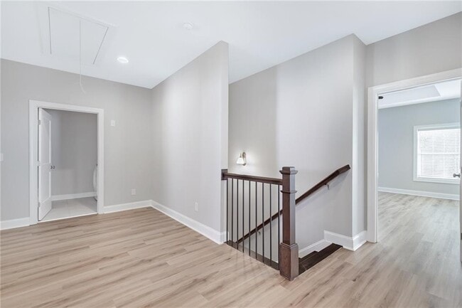 Building Photo - 1859 Commons Pl NW