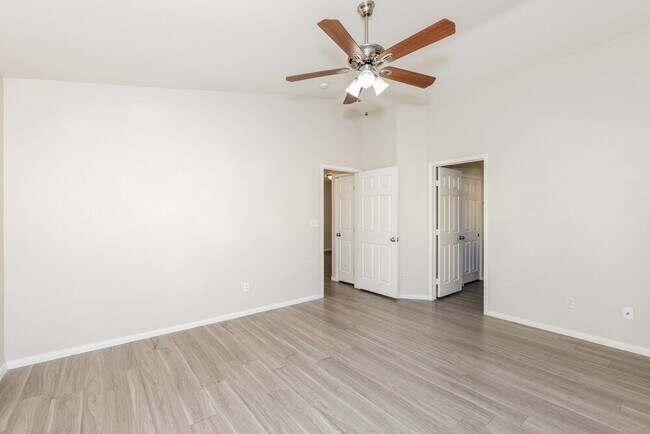 Building Photo - 6510 Abbey Door Ct