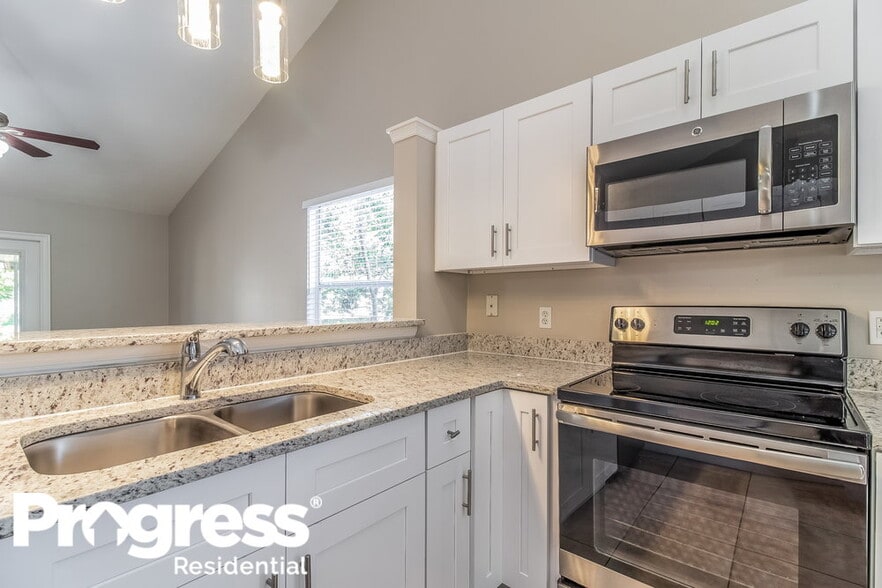 Building Photo - 2223 Barkwood Ct