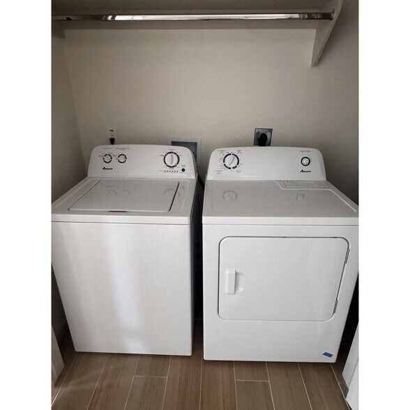 Building Photo - 2100 E San Andrea St