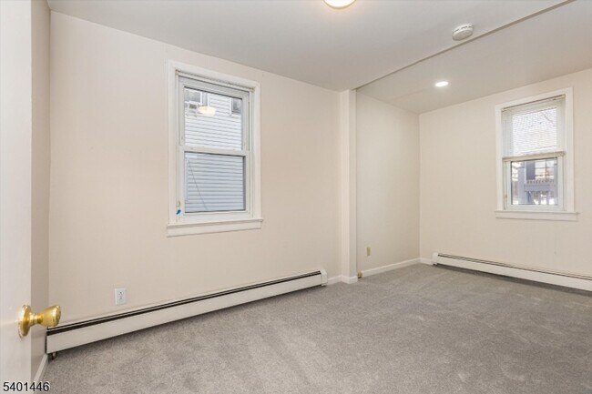 Building Photo - 55 Greenwood Ave