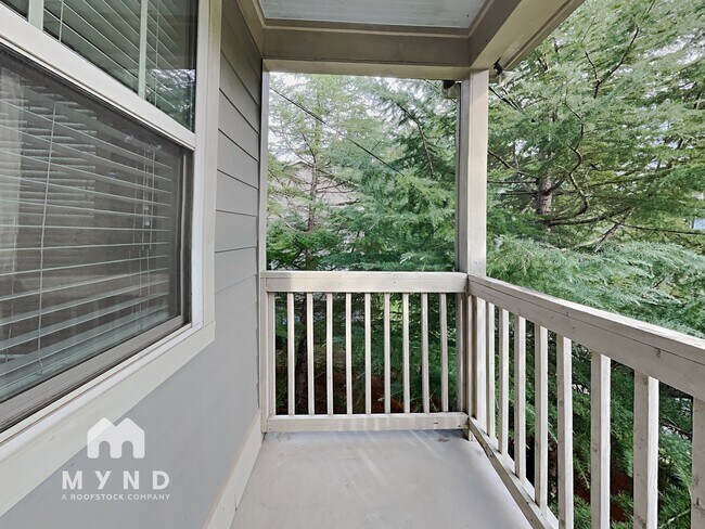 Building Photo - 181 Herring St