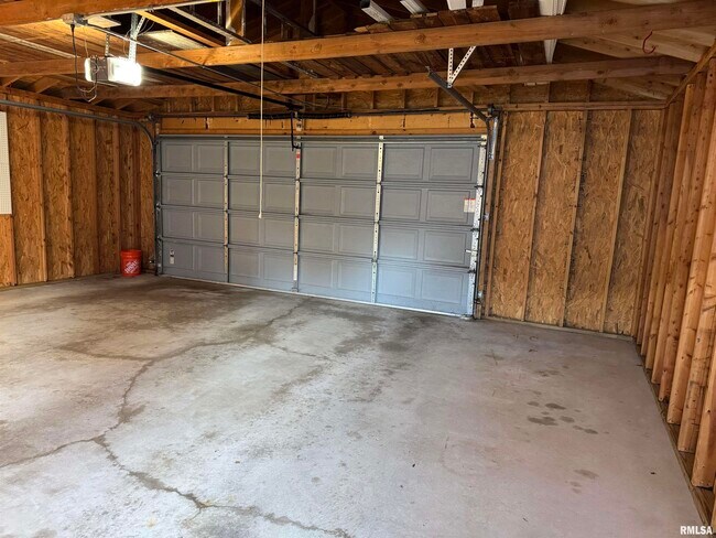 Building Photo - 1020 Brown St