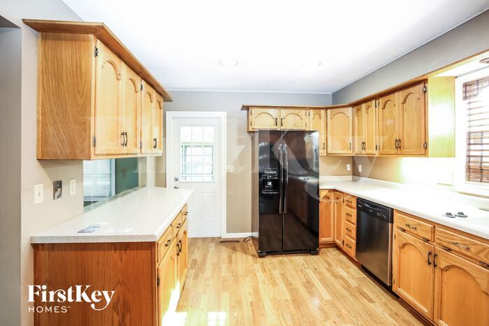Building Photo - 2607 NE 69th Terrace