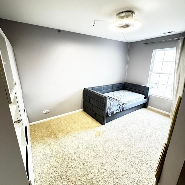 Building Photo - 5362 Wildspring Dr