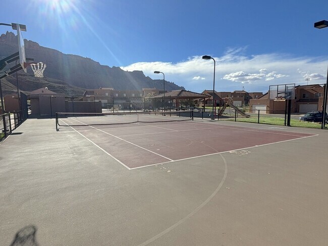 Building Photo - 3862 Desert Willow Cir