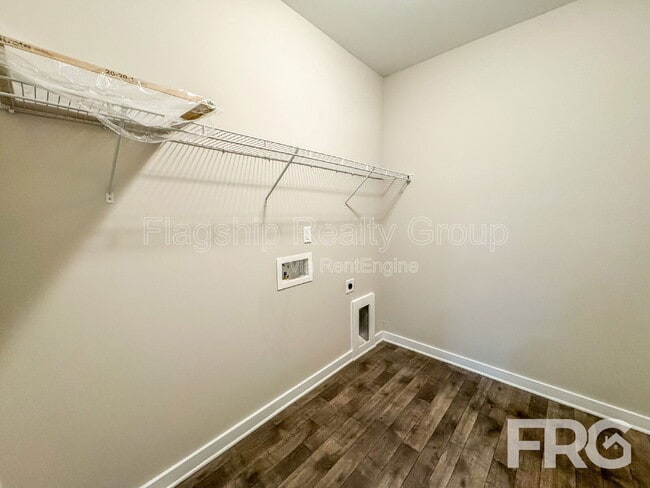 Building Photo - 1400 S Taylor St