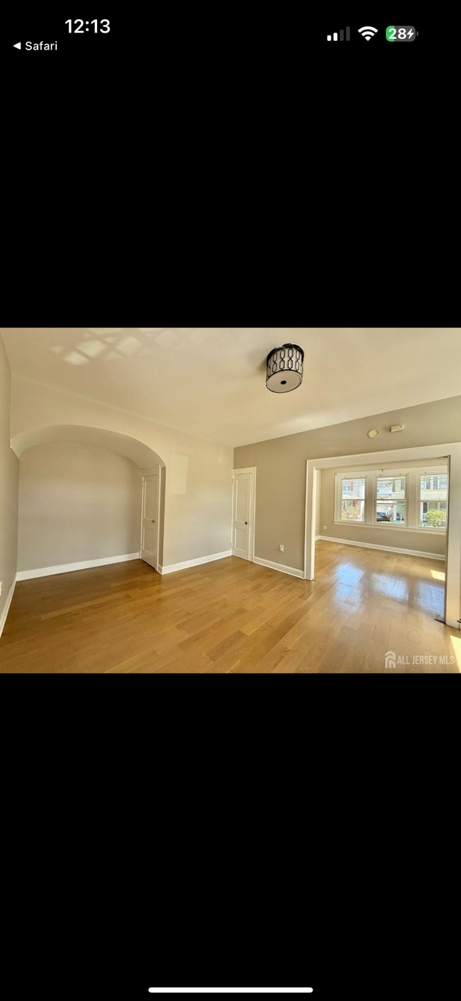 Building Photo - 326 Cedar Ave