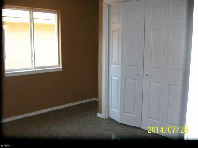 Building Photo - 3 br, 1 bath House - 2419 S Saint Clair Av...