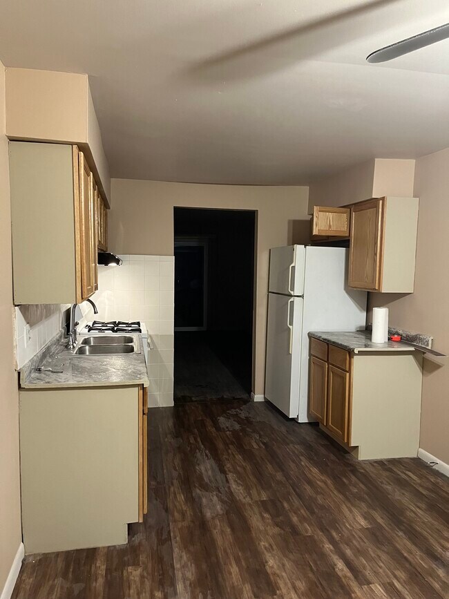 Building Photo - 14811 Kilpatrick Ave