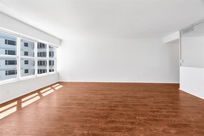 Building Photo - 3700 Galt Ocean Dr