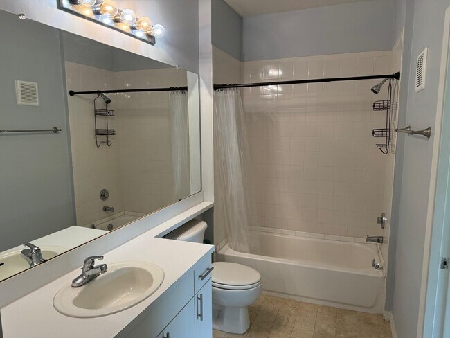 Building Photo - 510 Florida Club Blvd