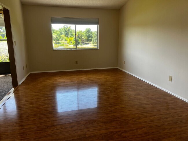 Building Photo - 3018 Sail Pointe Cir