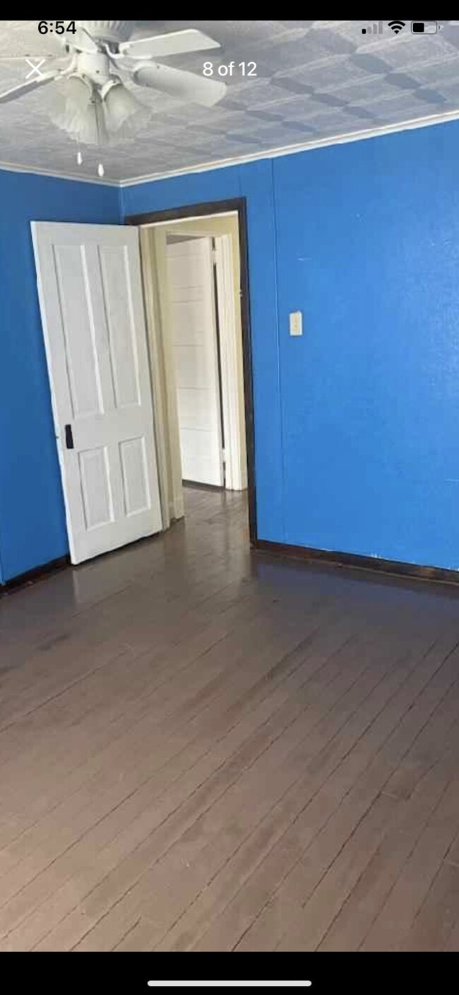 Building Photo - 268 perry Ave