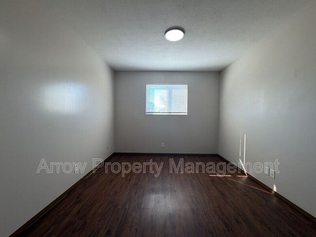 Building Photo - 321 Chestnut St