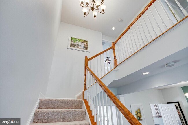 Building Photo - 14633 Weeburn Way