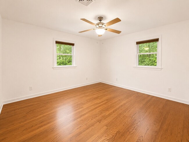 Building Photo - 553 Fernwood Farms Rd