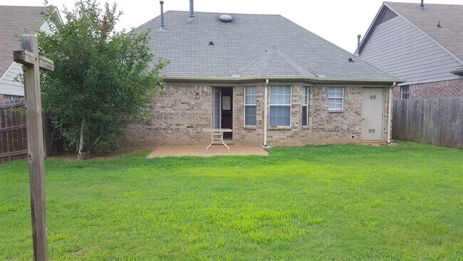 Building Photo - 1428 Radley Cove
