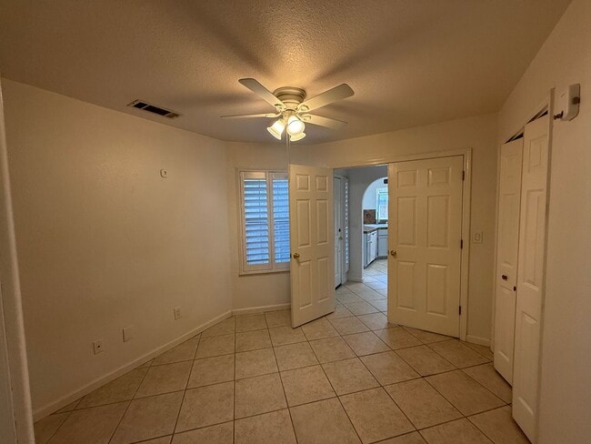 Building Photo - 4-bedroom Single Story home in Ripon!