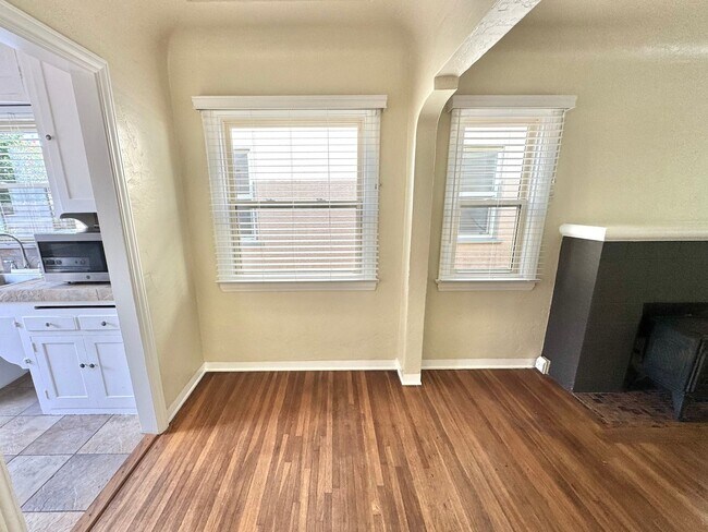 Building Photo - Cute North Park Bungalow! 2bd/1ba, 1 car garage, AC, W/D in-unit, fenced yard!