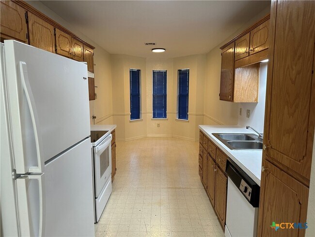 Building Photo - 3603 Amanda Dr