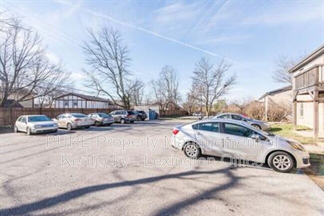 Building Photo - 352 Redding Rd