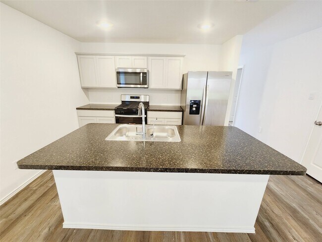 Building Photo - 6043 Canyon Dawn Dr