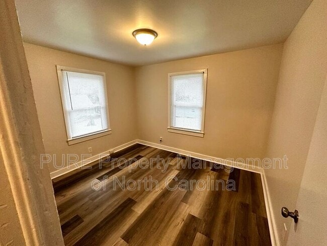 Building Photo - 1013 Eleanor Dr